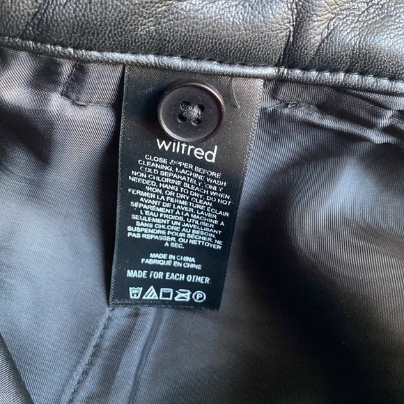 Wilfred Black Faux Leather Shorts - Picture 4 of 4
